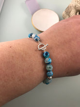 Load image into Gallery viewer, Blue Agate and Twisted Toggle Bracelet