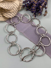 Load image into Gallery viewer, Hammered Circle Bracelet